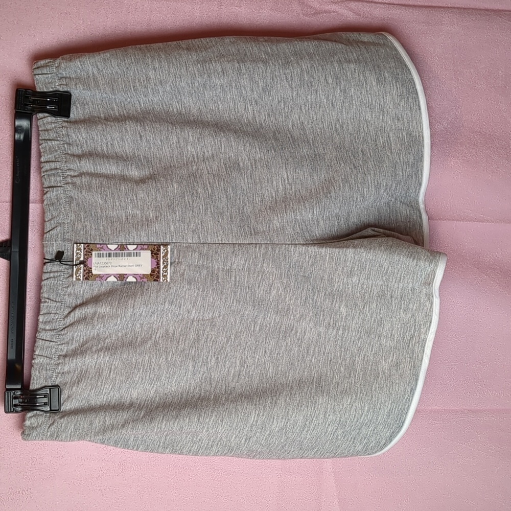 Boohoo Plus Light Gray Side Stripe Runner Shorts size 14 - Picture 2 of 5